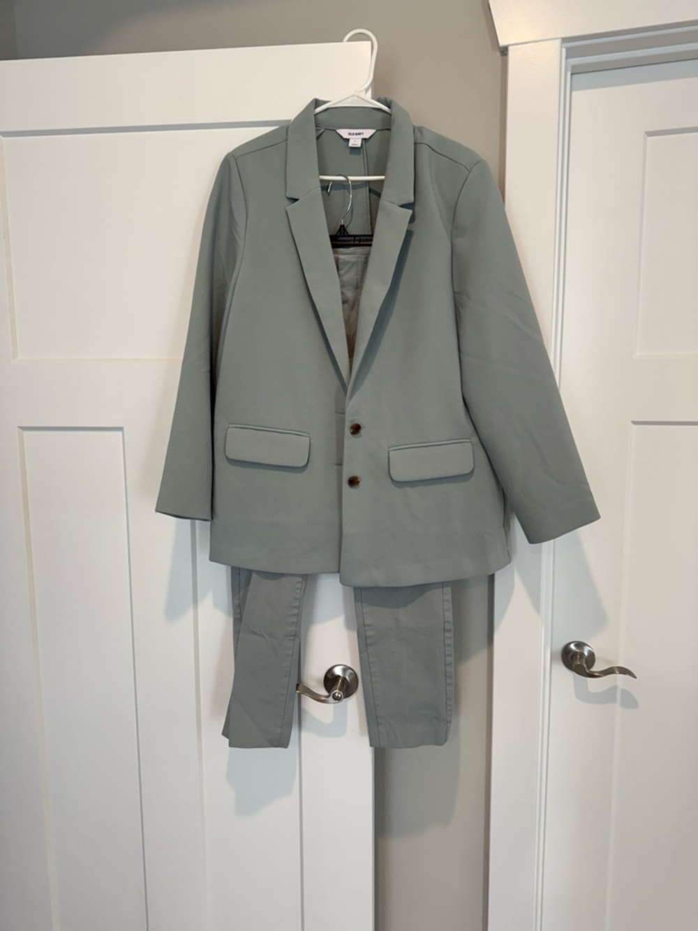 Old Navy Women’s Silver Sage Two-Piece Blazer and Pants Suit Size 10